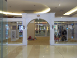 MilanCrown 万象城店服装展柜